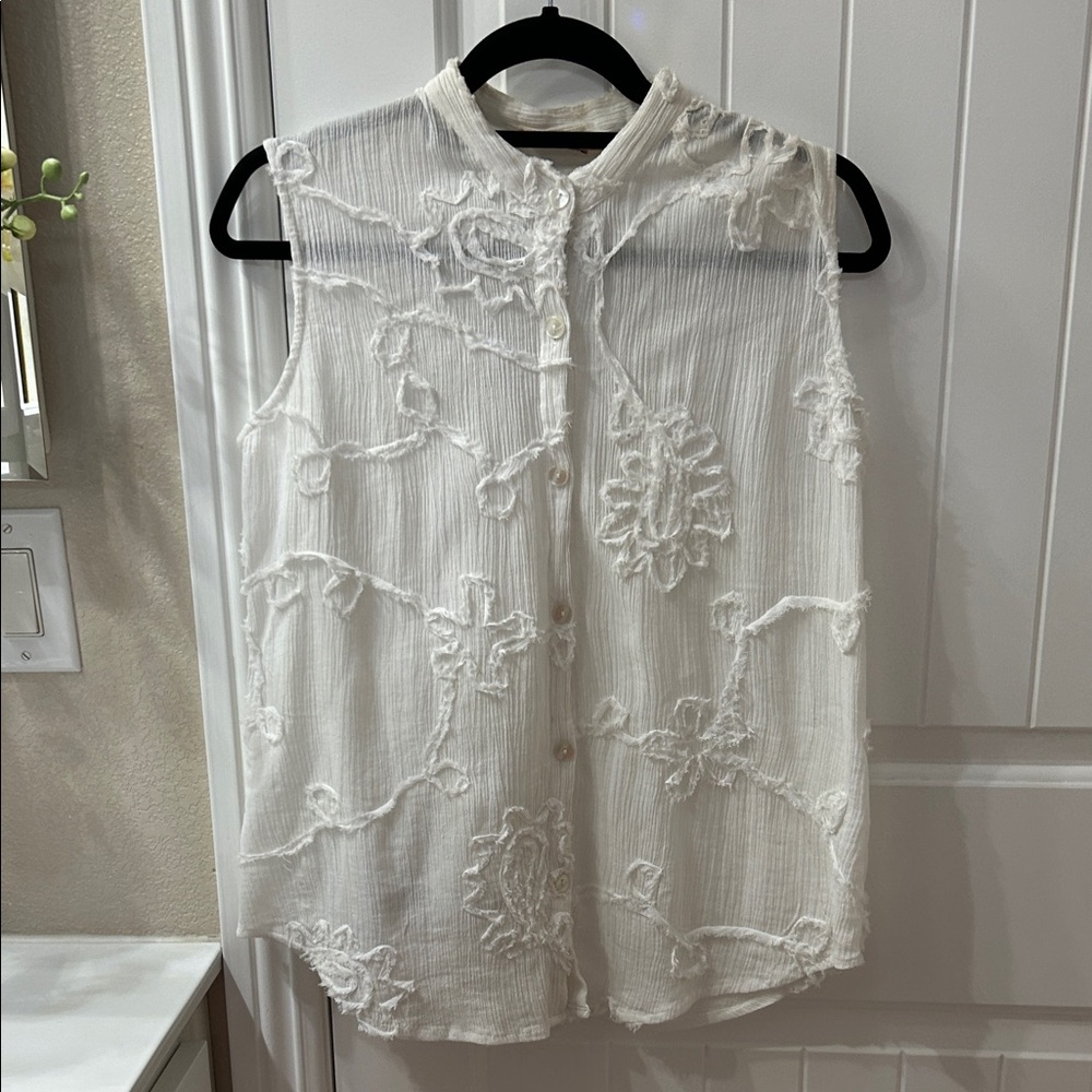 Choices Ivory white Floral Embroidered Blouse